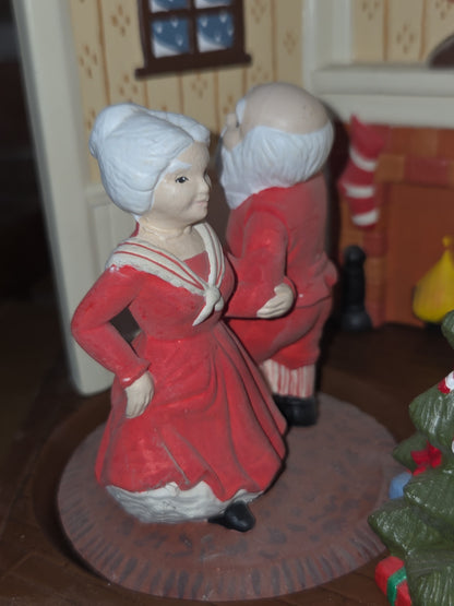 Vintage Ceramic December 26th Dancing Santa Mrs Claus made from Scioto Molds 1983 AS IS No Music Box