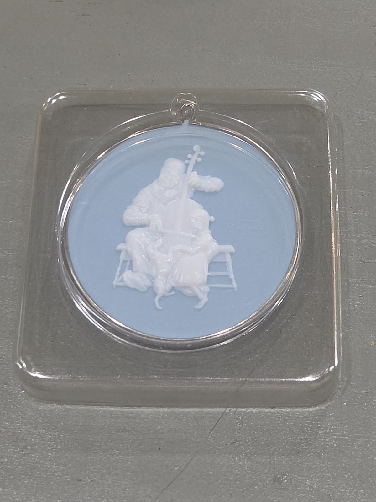 Vintage Hallmark Keepsake Norman Rockwell Cameo Ornament 8th in Series 1987