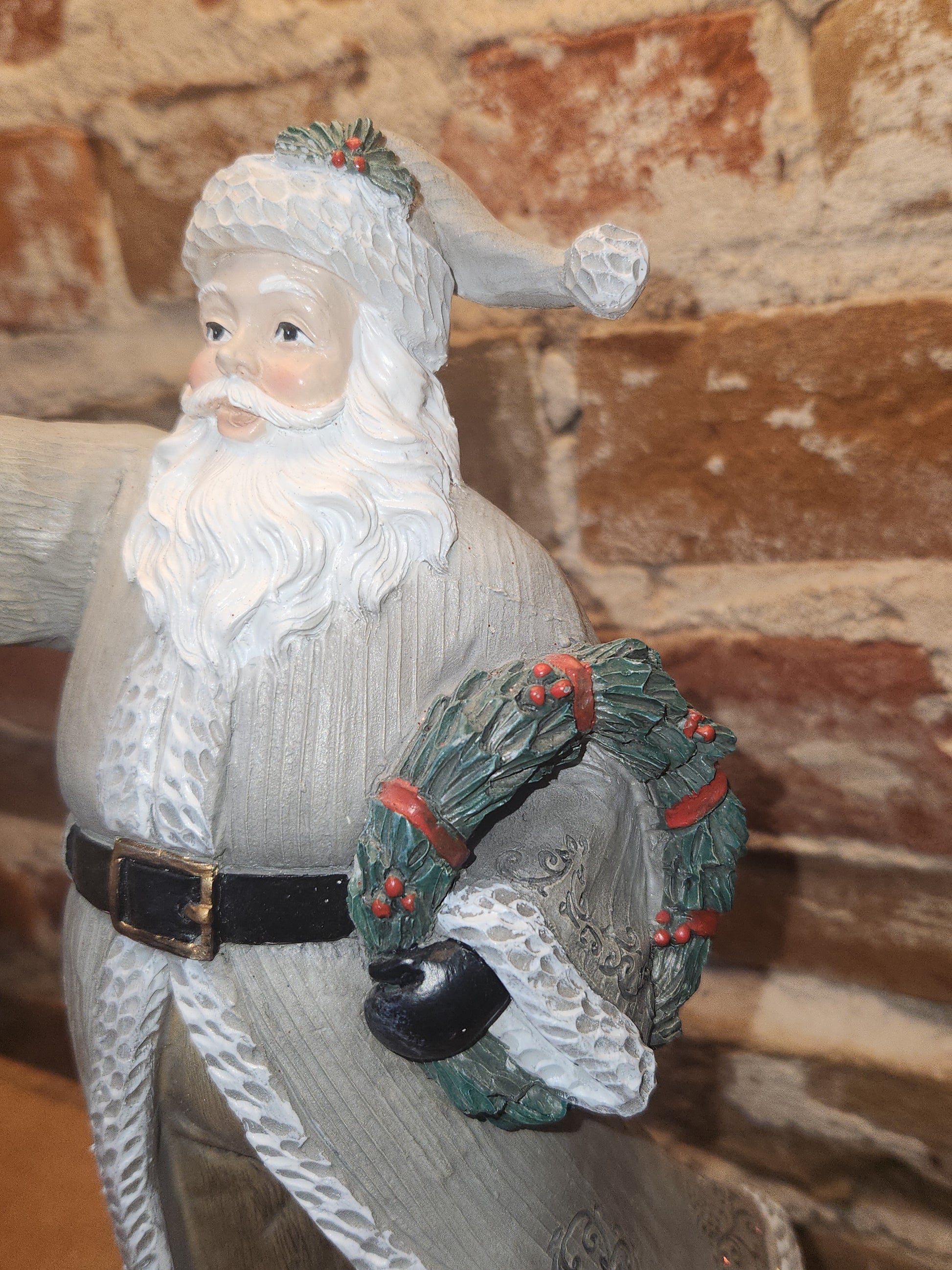 Santa Figurine Grey Coat and Stocking Hat Lantern Wreath sf11
