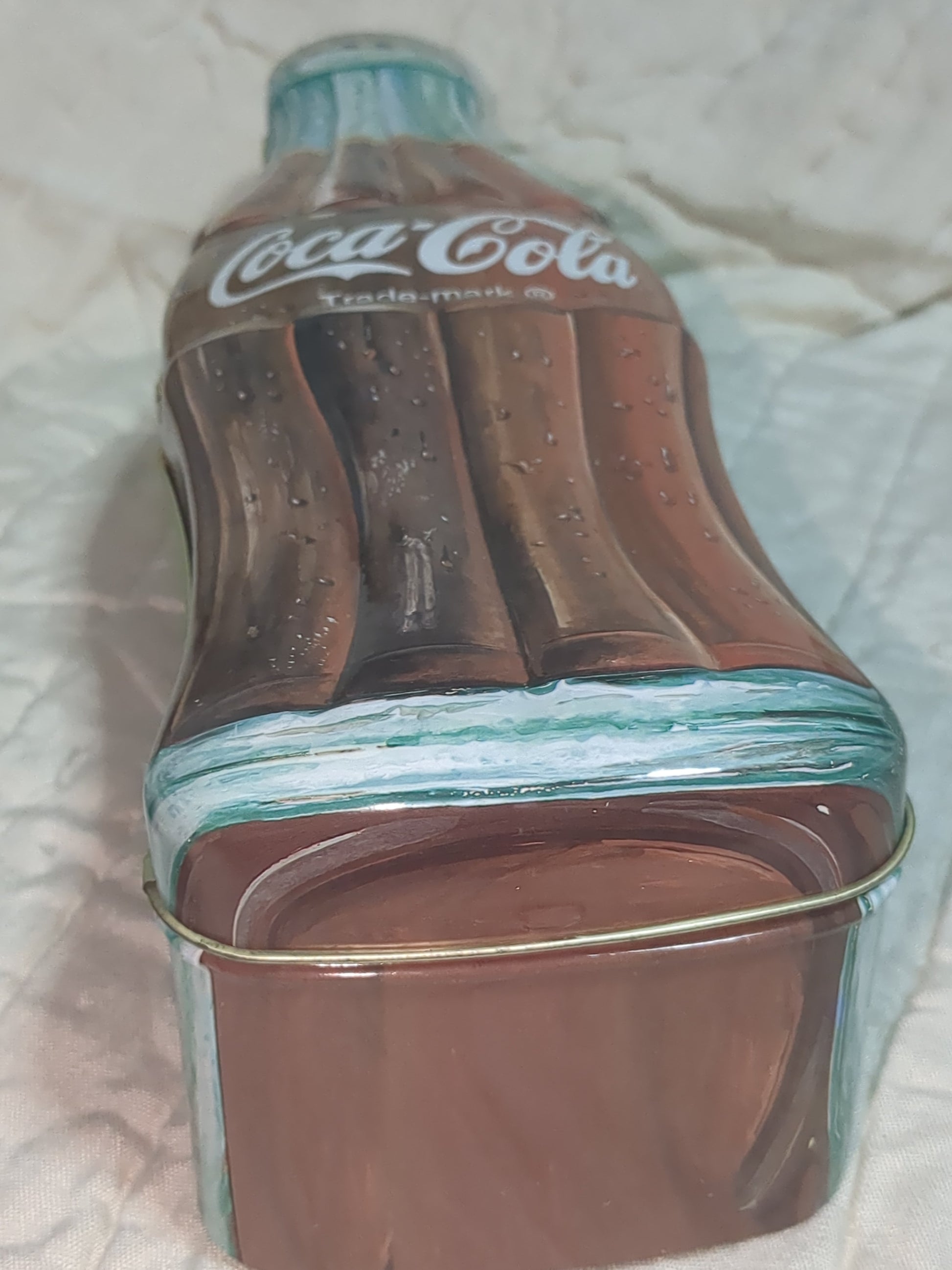 Vintage 1997 Coca-Cola Coke Bottle Hinged Lid Vintage Collectible Tin Golden Harvest 13" cct8