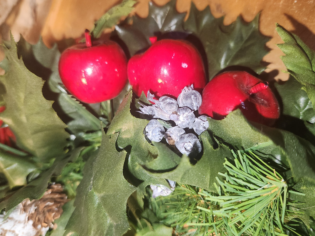 Vintage Christmas Candle Ring Centerpiece Gift Pinecones Apples Berries CR59