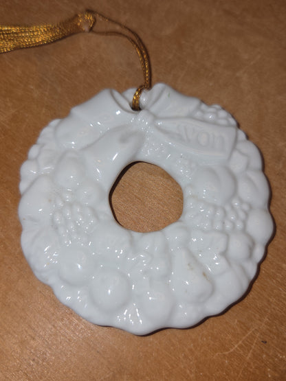 Vintage Avon Christmas Ceramic Wreath Ornament 1980