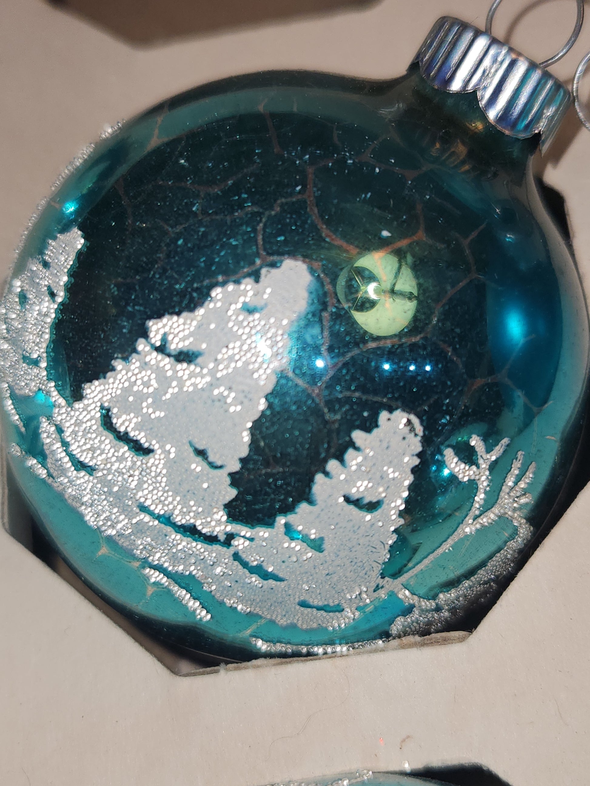 Vintage Shiny Brite 2" Turqoise Ornaments with Venetian dew and Box. Incomplete set. 8 Ornaments AS IS bo86