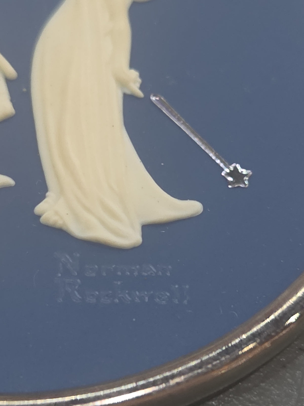 Vintage Hallmark Keepsake Norman Rockwell Cameo Ornament 4th in Series 1983