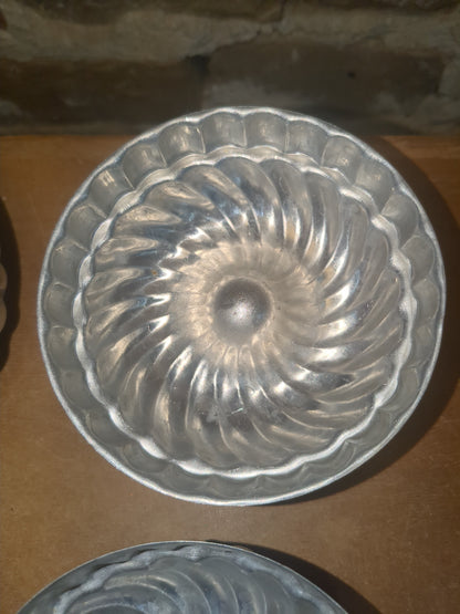 Vintage Mini Bundt Pans Jello Molds Aluminum Tart Tins, Cake Molds 3 3/4" Diameter alu03