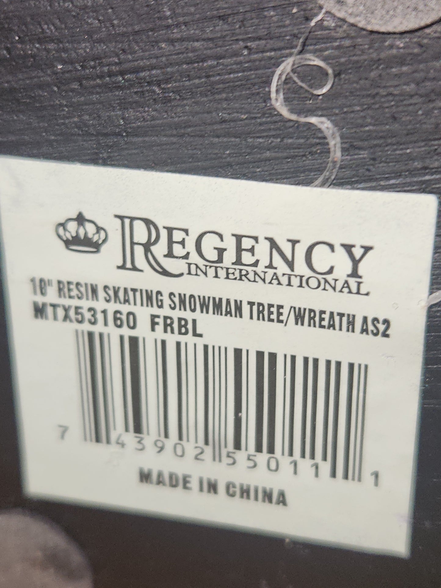 Resin Skating Snowman Blue White with Tree sm08