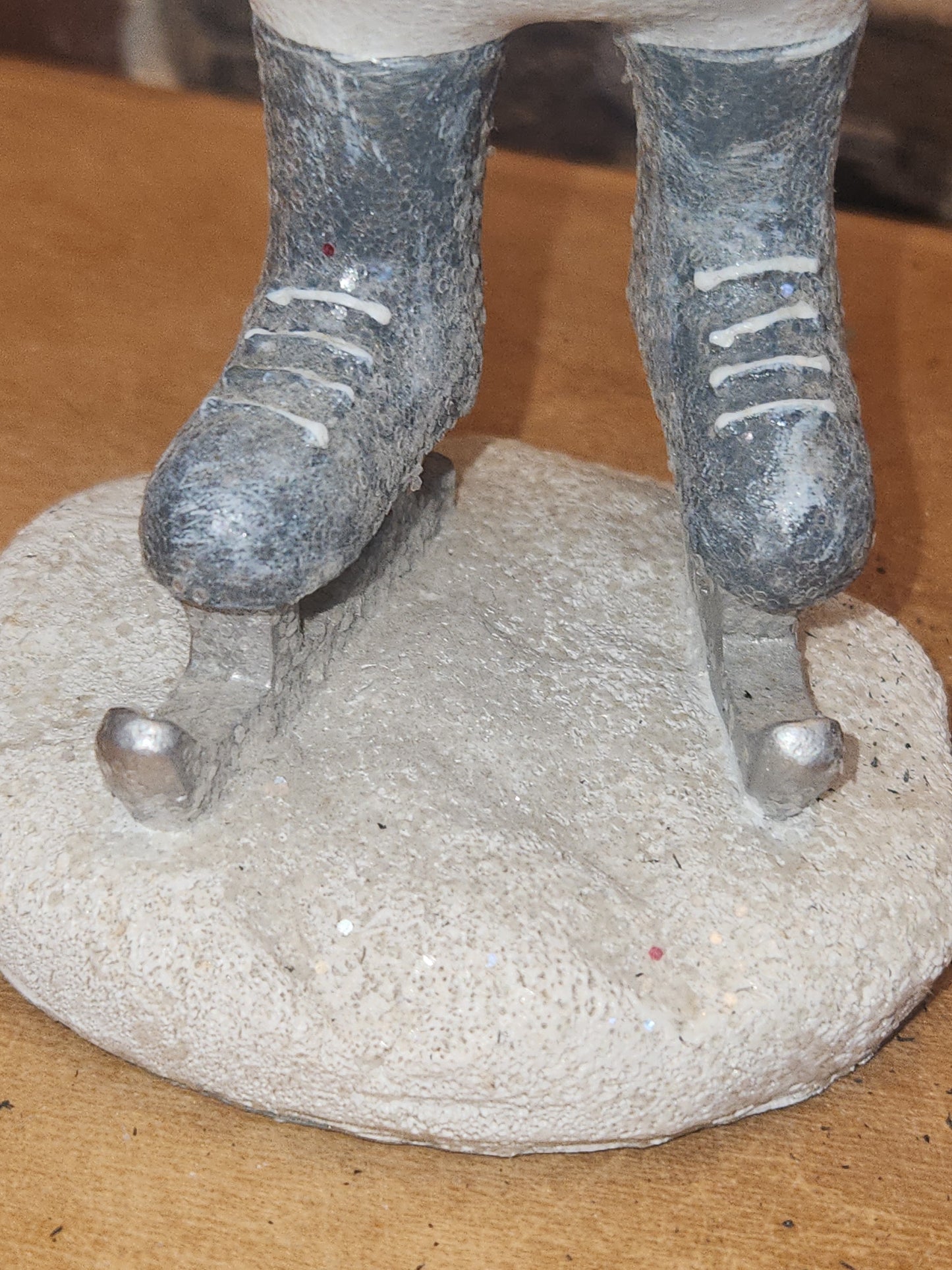 Resin Skating Snowman Blue White with Tree sm07