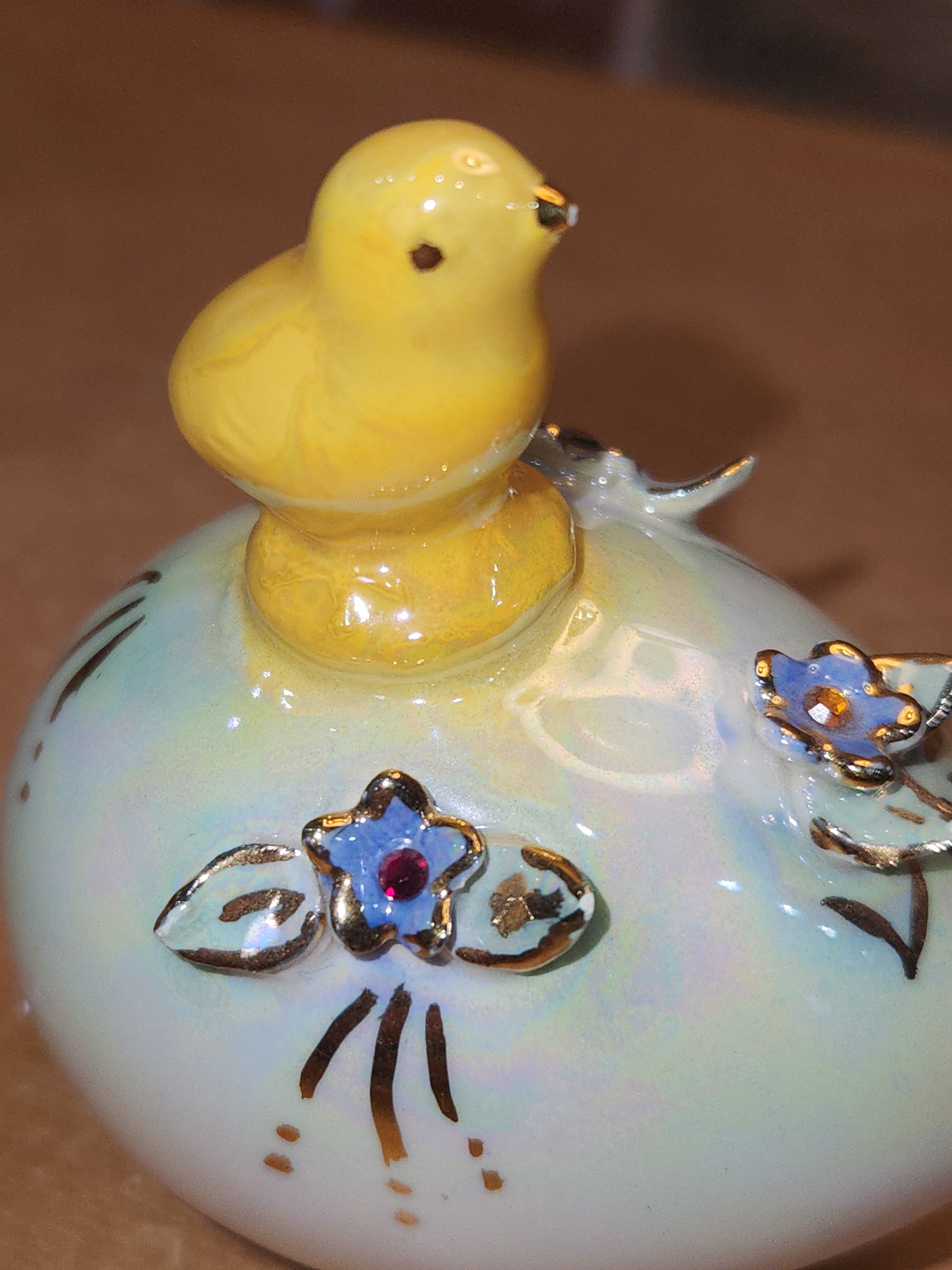 Vintage Porcelain Egg with 3D Chick Flowers and Leaves Gold Accents. Eg10