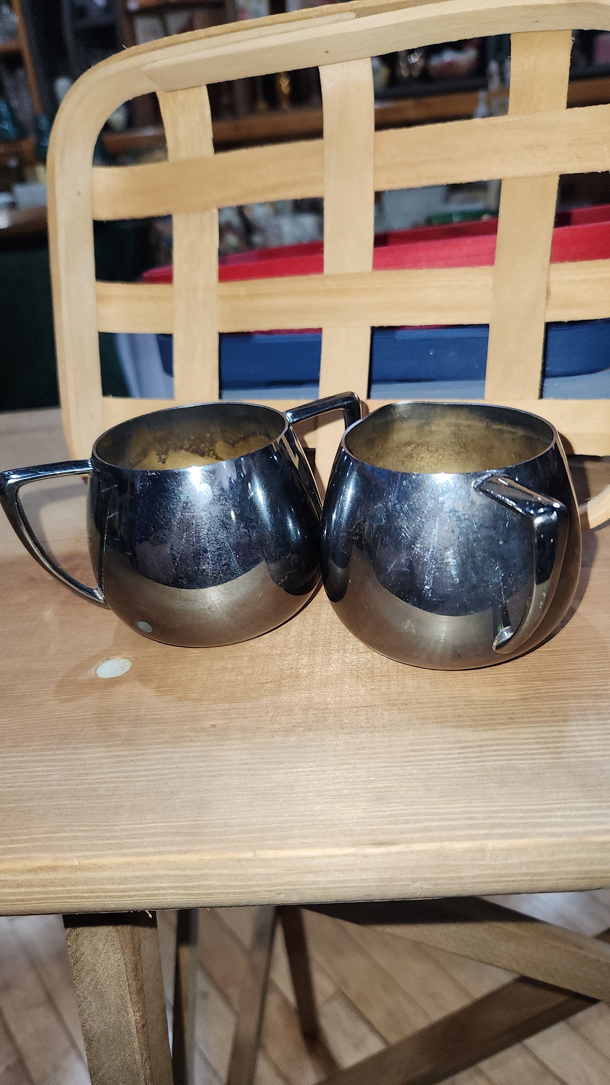 Antique vintage Empire Crafts Silverplated Creamer & Sugar Bowl. No box ss99