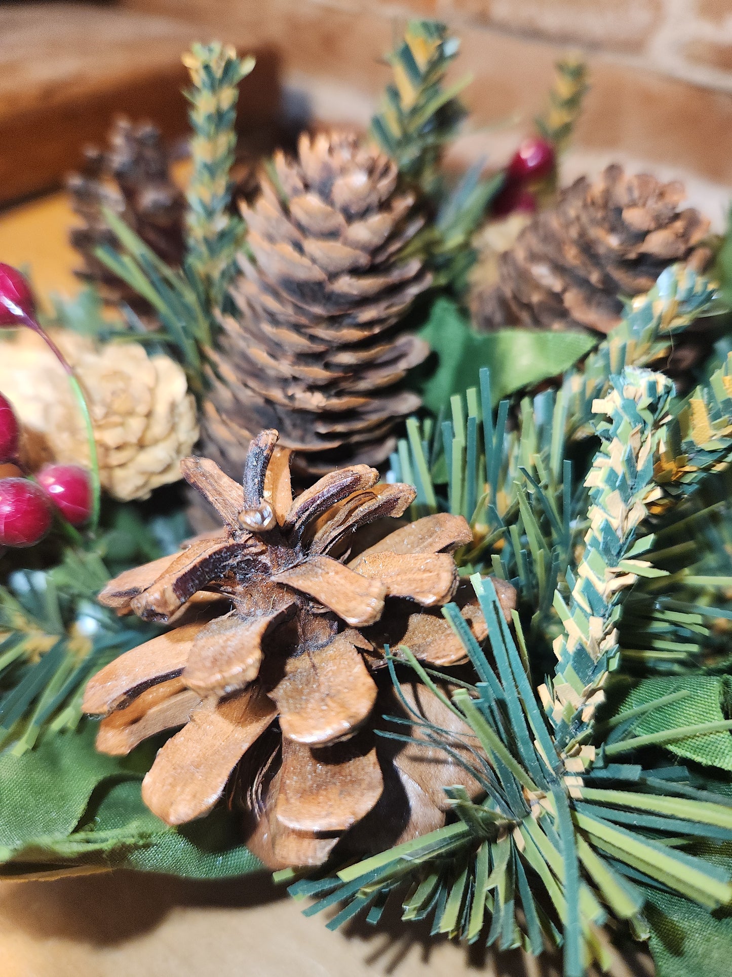 Vintage Christmas Candle Ring Centerpiece Pinecone Berry Evergreen Hobby Lobby cr1