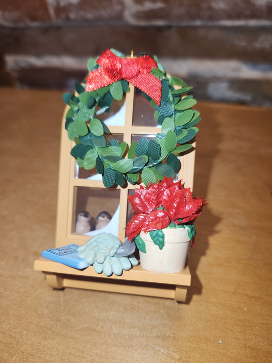 Hallmark Keepsake Christmas Ornament 2004 Winter Garden in box