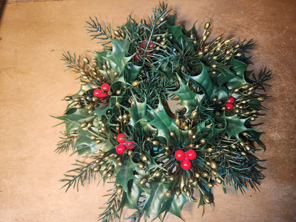 Vintage Christmas Candle Ring Centerpiece Plastic Greenery Holly Berry Evergreen cr2