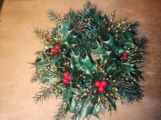 Vintage Christmas Candle Ring Centerpiece Plastic Greenery Holly Berry Evergreen cr2