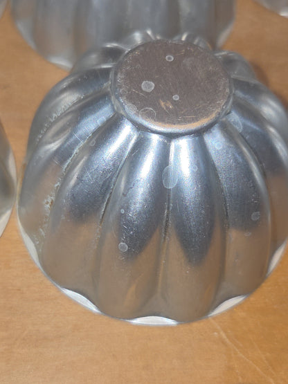 Vintage Small Aluminum Scalloped Fluted Tins Molds Cups Bundt Pans Set of 17 AS IS al22