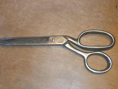 Vintage Richards of Sheffield England Radiant Golden Age Rustless Sewing Scissors Made in England sc9