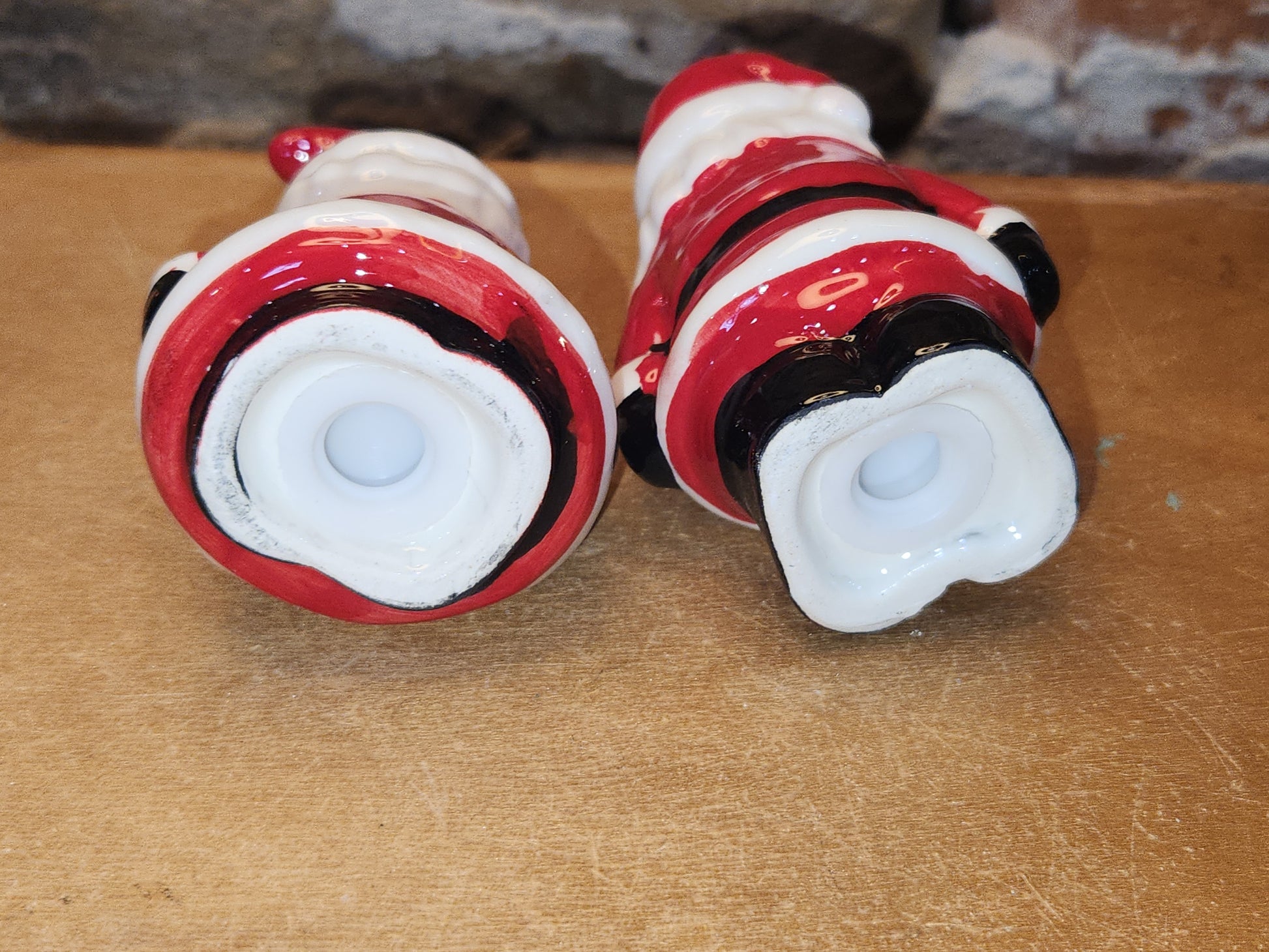 Salt and Pepper Shakers Santa and Mrs Claus sp14