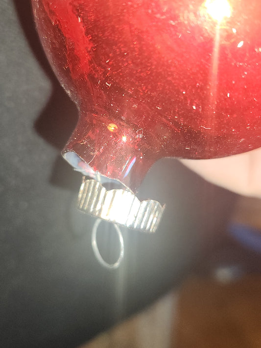 Vintage Shiny Brite 2 1/2" Red Ornaments in Box. Incomplete set. AS IS bo81