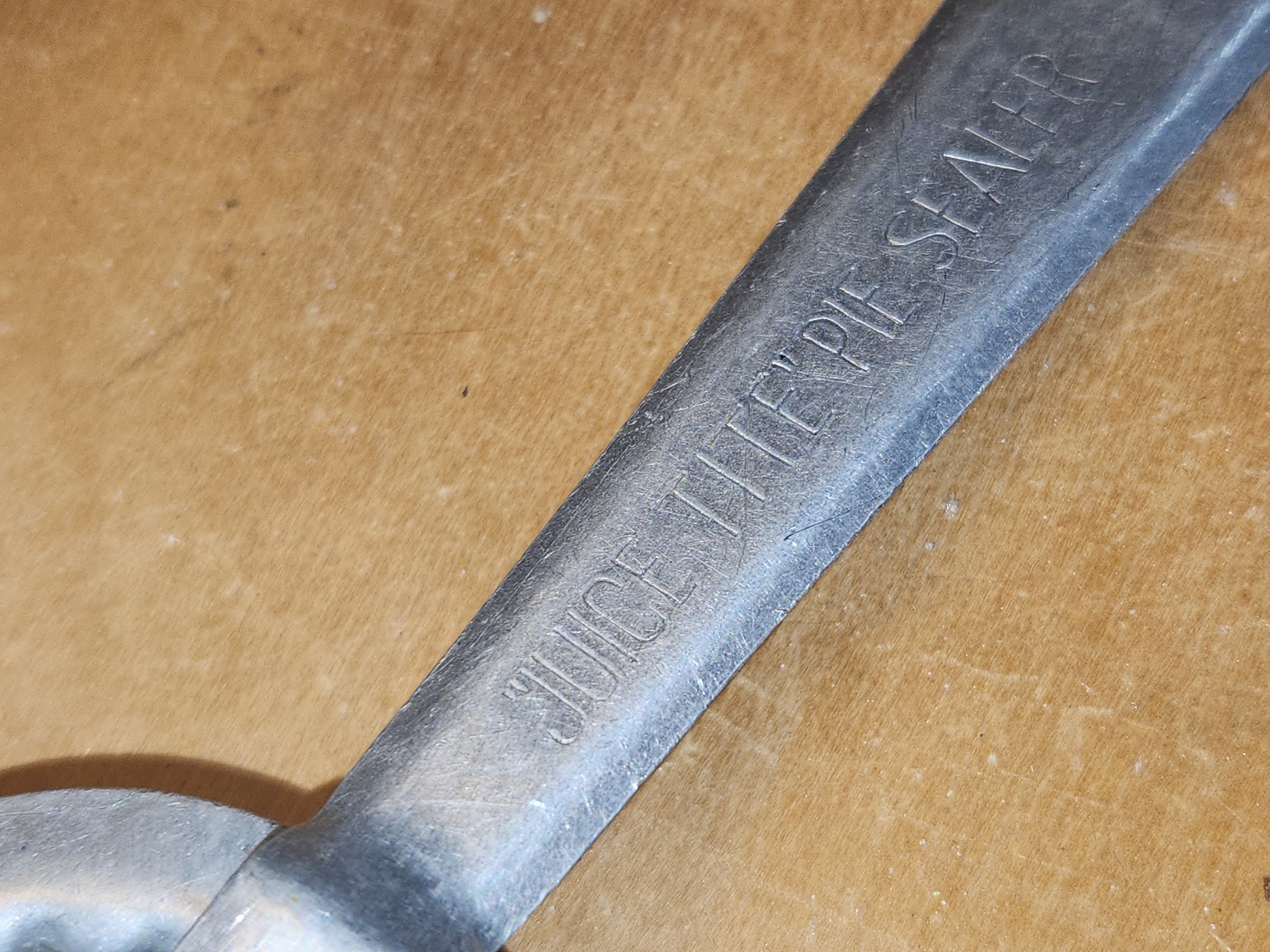 Vintage Juice Tite Pie Sealer Pie Crust Sealer and Crimper kt7