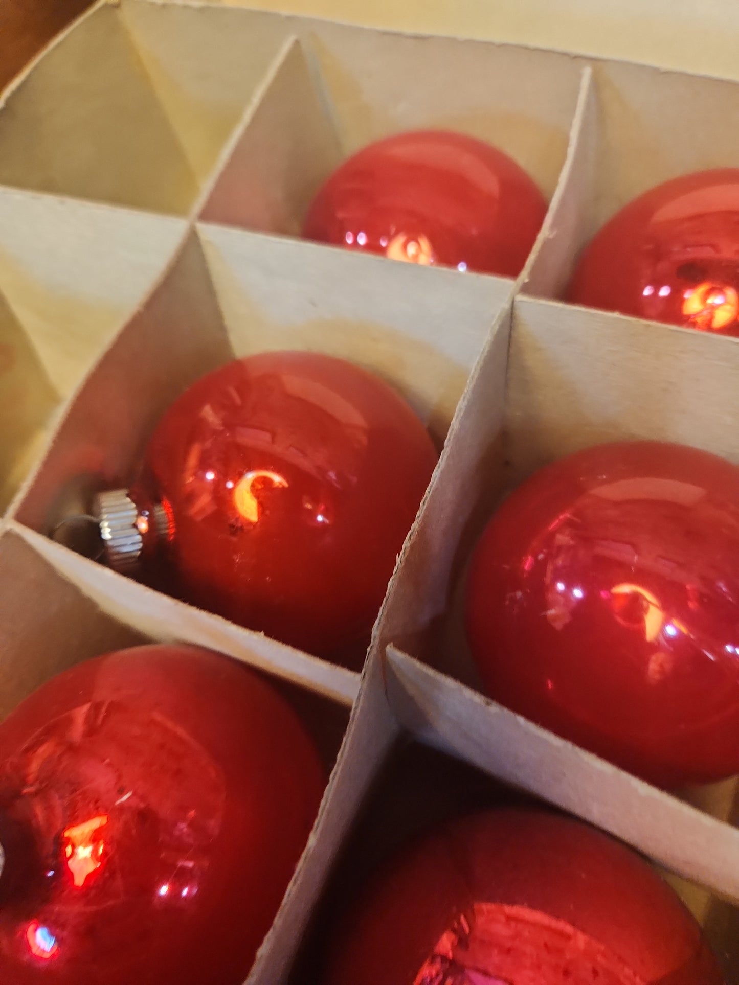 Vintage Shiny Brite 2 1/2" Red Ornaments in Box. Incomplete set. AS IS bo81