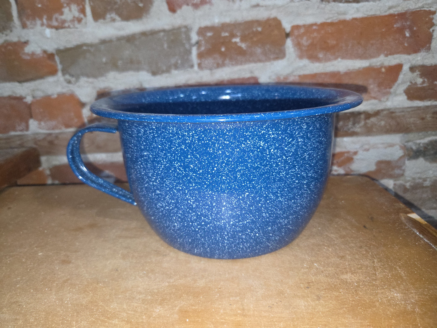 Blue-Speckled Enamelware Chamber Pot NOT VINTAGE ew453