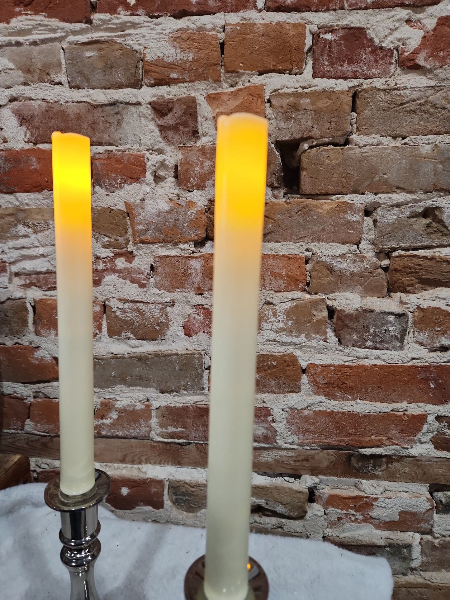 Vintage Gallery Originals Silver Candle Stick Holders with battery operated candles 1984 ss91