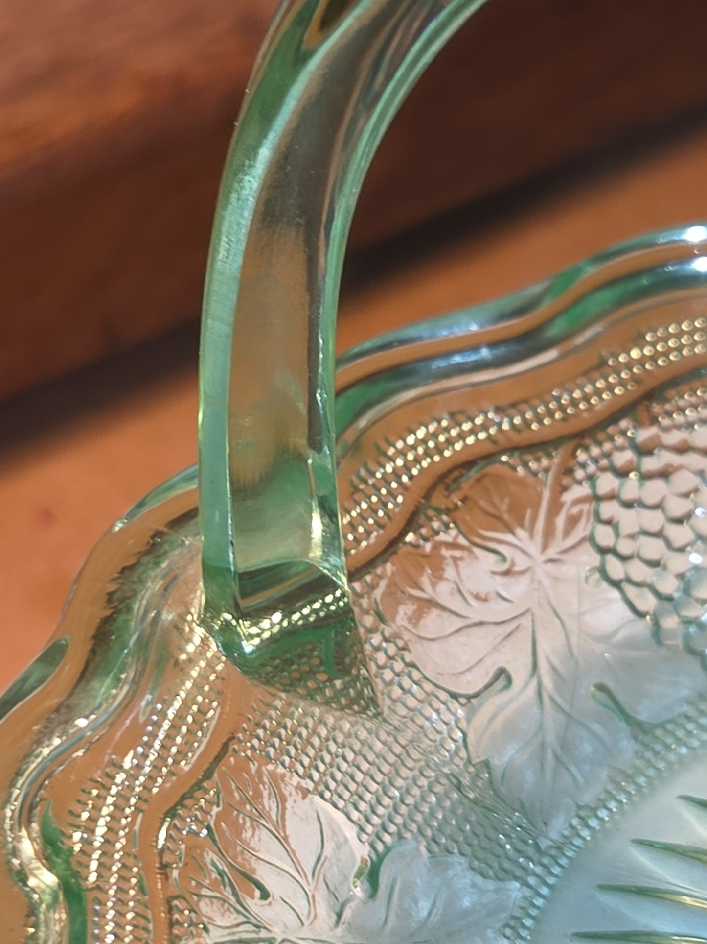 Vintage Westmoreland Uranium Glass Basket Candy Dish Grapes Vaseline Glows ug61