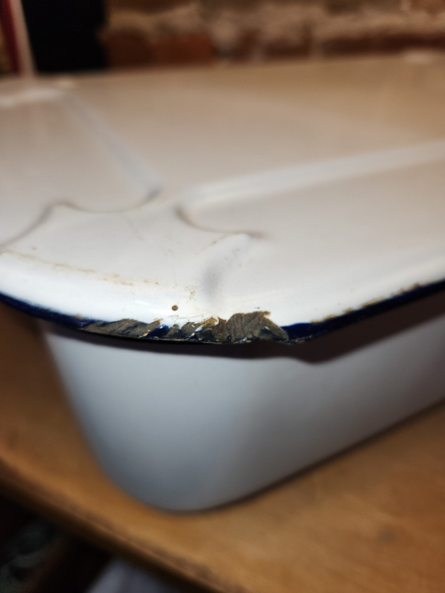Vintage Enamelware Refrigerator Box or Baking Dish with Lid White & Black en78