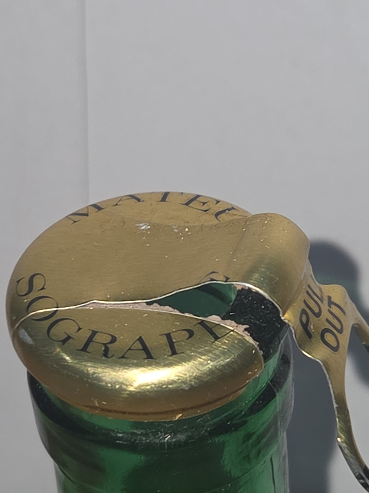 Vintage Mateus Rose Wine Bottle Green Metal Pull Cap AS IS Label Torn vb98