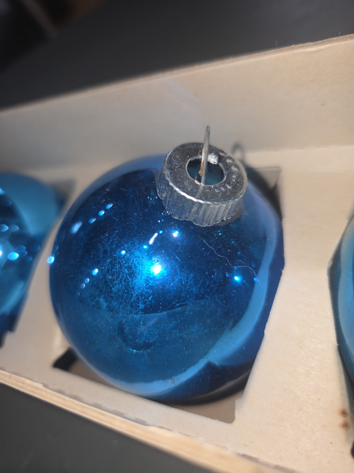Vintage Shiny Brite Glass Christmas Ornaments Five 3" Blue Shades in Fanci-Pak Box As Is sb5