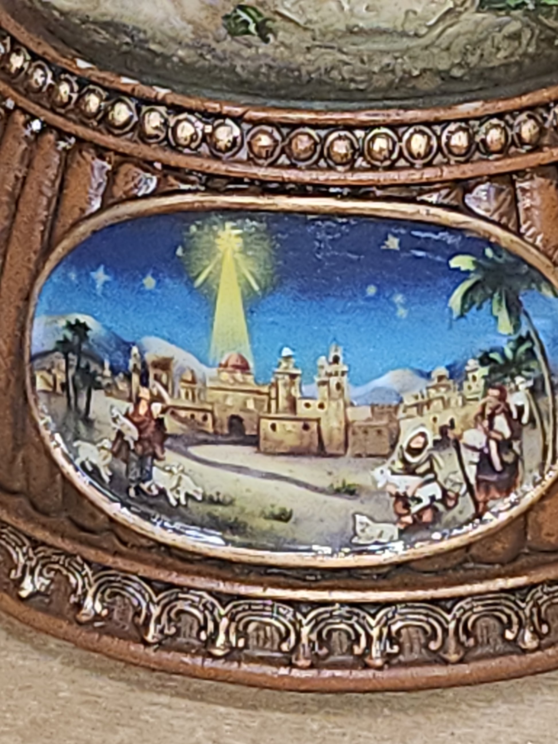 Christmas Nativity Musical Snow Globe Glitterdome Wind up to Play O'Holy Night 100mm nsg1