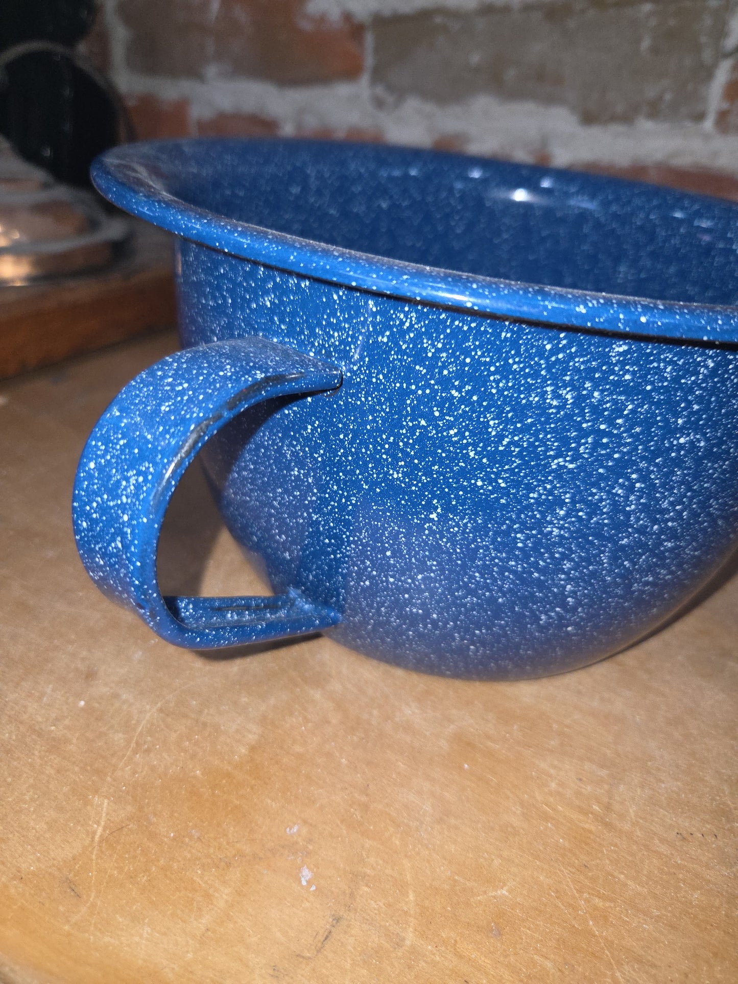 Blue-Speckled Enamelware Chamber Pot NOT VINTAGE ew453