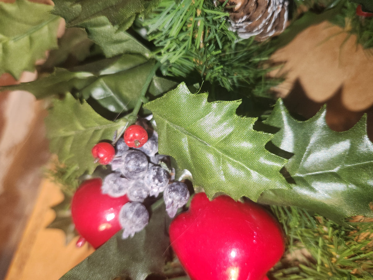 Vintage Christmas Candle Ring Centerpiece Gift Pinecones Apples Berries CR59