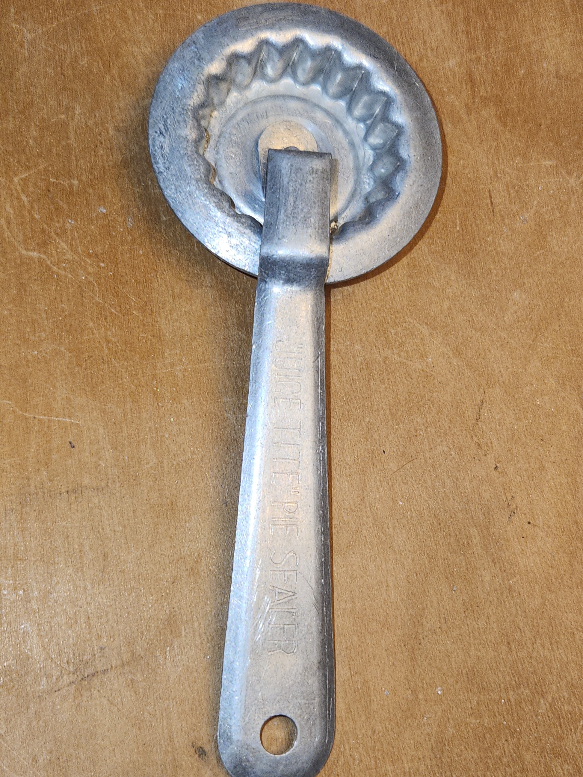 Vintage Juice Tite Pie Sealer Pie Crust Sealer and Crimper kt7