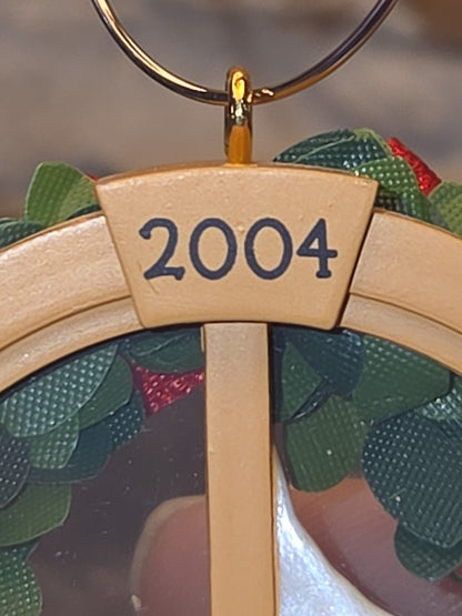 Vintage Hallmark Keepsake Ornament Winter Garden Ornament Birds Wreath Poinsettia 2004 ho70
