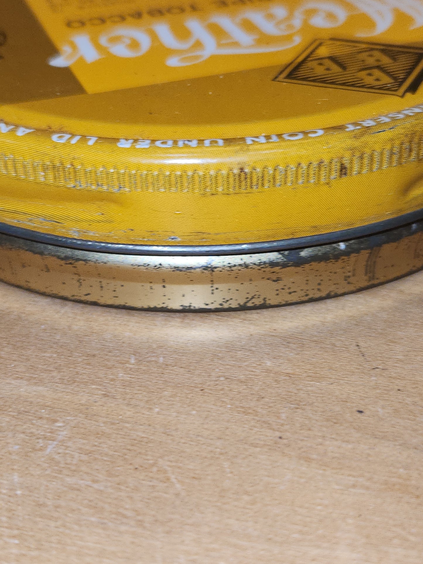 Vintage Heather Pipe Tobacco Tin 2 oz Scottish Formula Hollco tin016