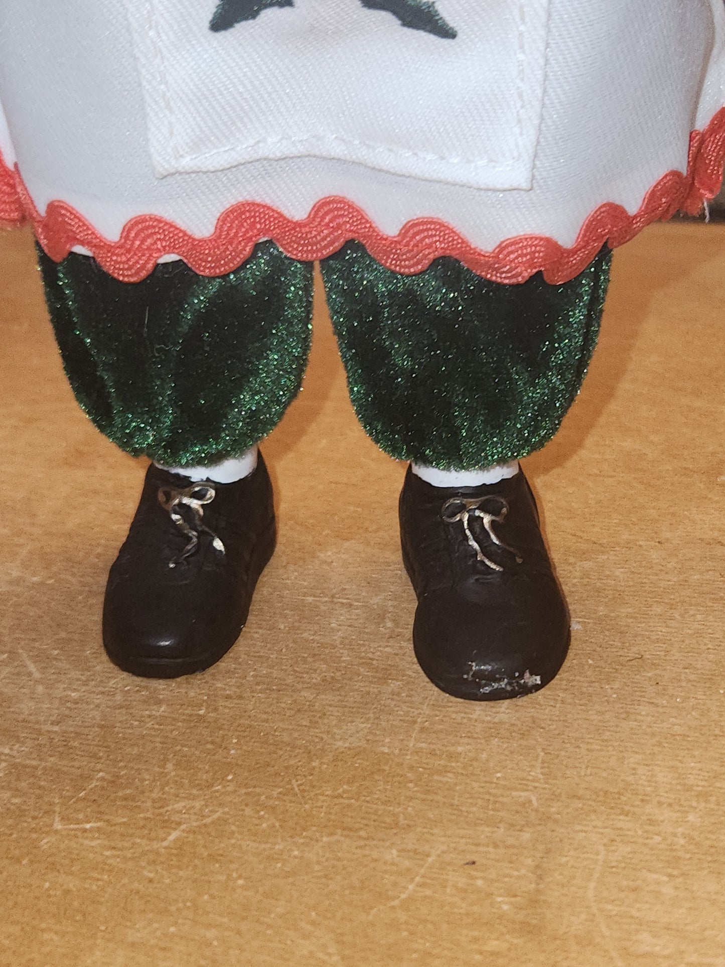 Ashland Christmas Collectible Baker Santa Figurine Gingerbread House Whisk candy Cane
