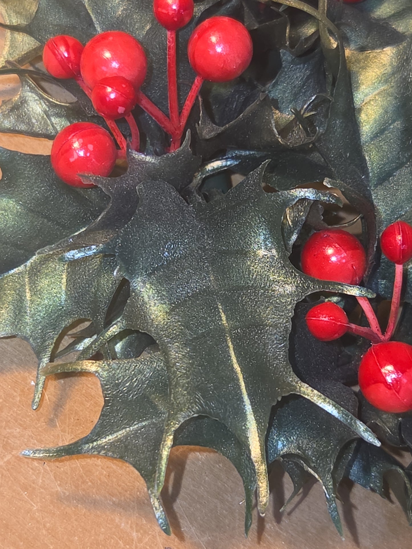 Vintage Christmas Candle Ring Centerpiece Plastic Greenery Holly Berries AS IS cr4