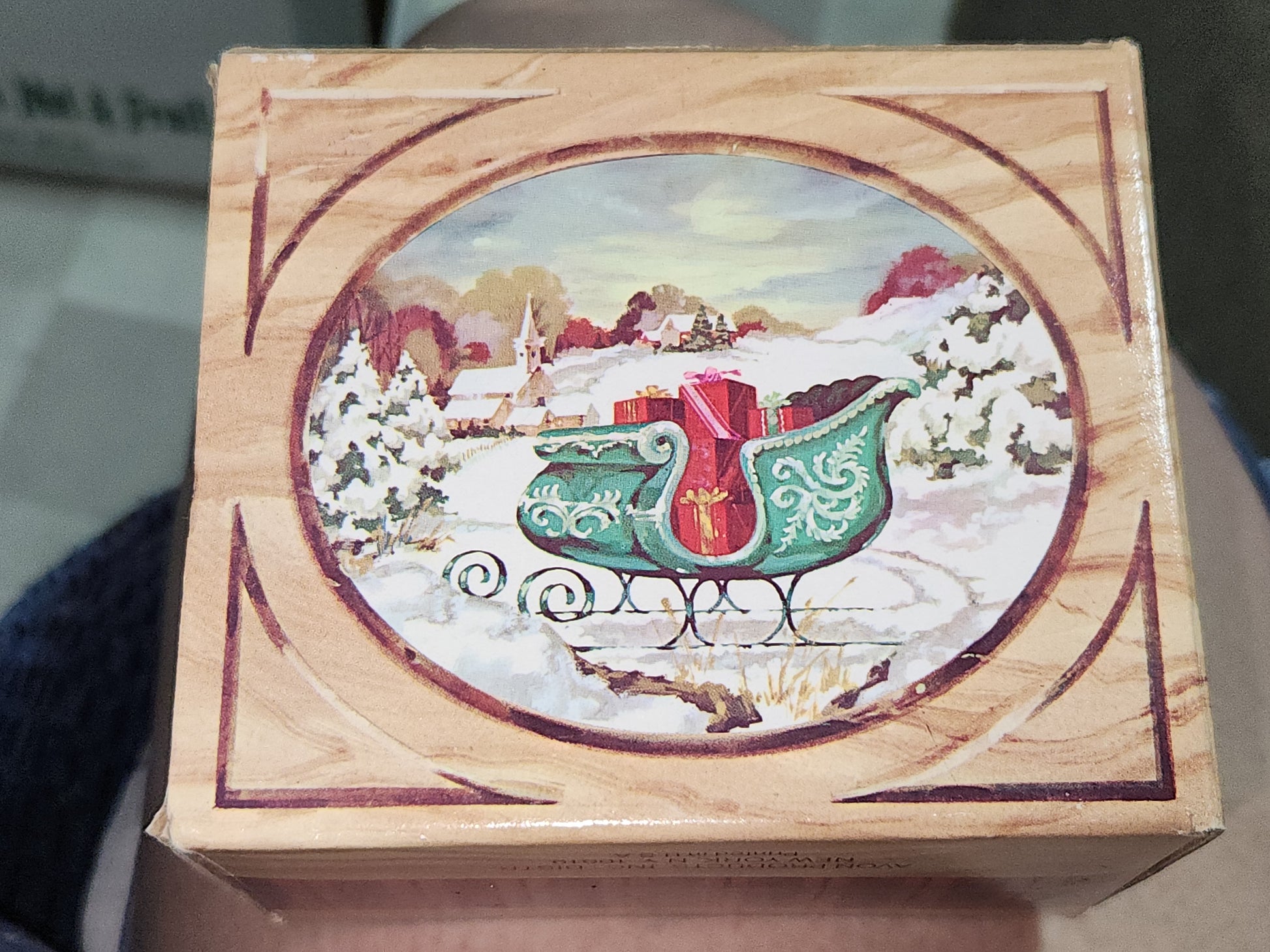 Vintage Avon Christmas Sleigh Light Bayberry Fragrance Candle 1975