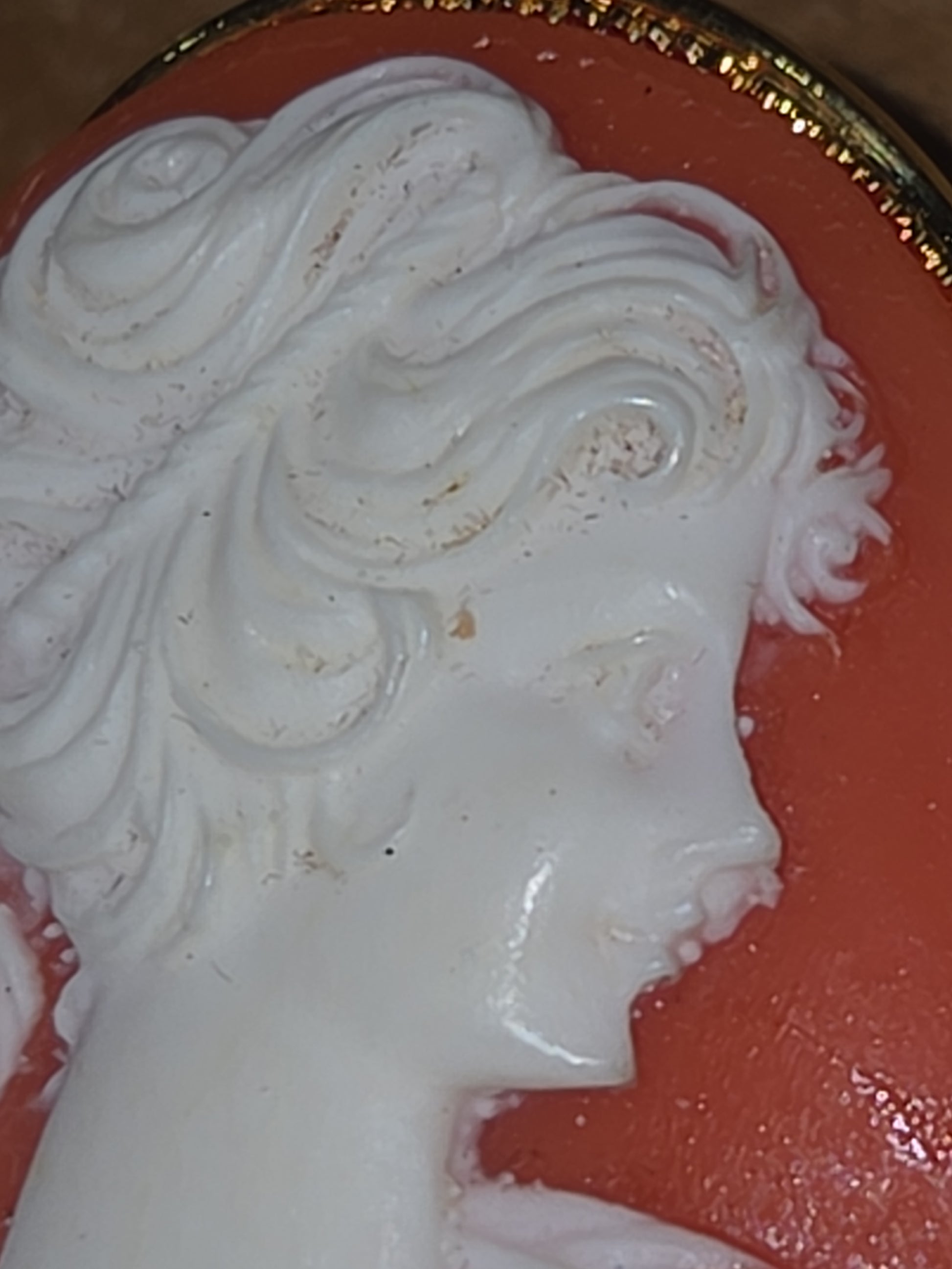 Vintage Italian Sardonyx Shell Cameo Pin Brooch Hand Carved Italia Francesca Gold Tone