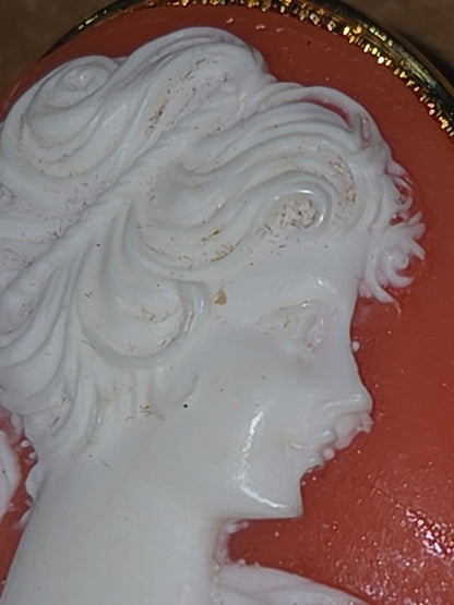 Vintage Italian Sardonyx Shell Cameo Pin Brooch Hand Carved Italia Francesca Gold Tone