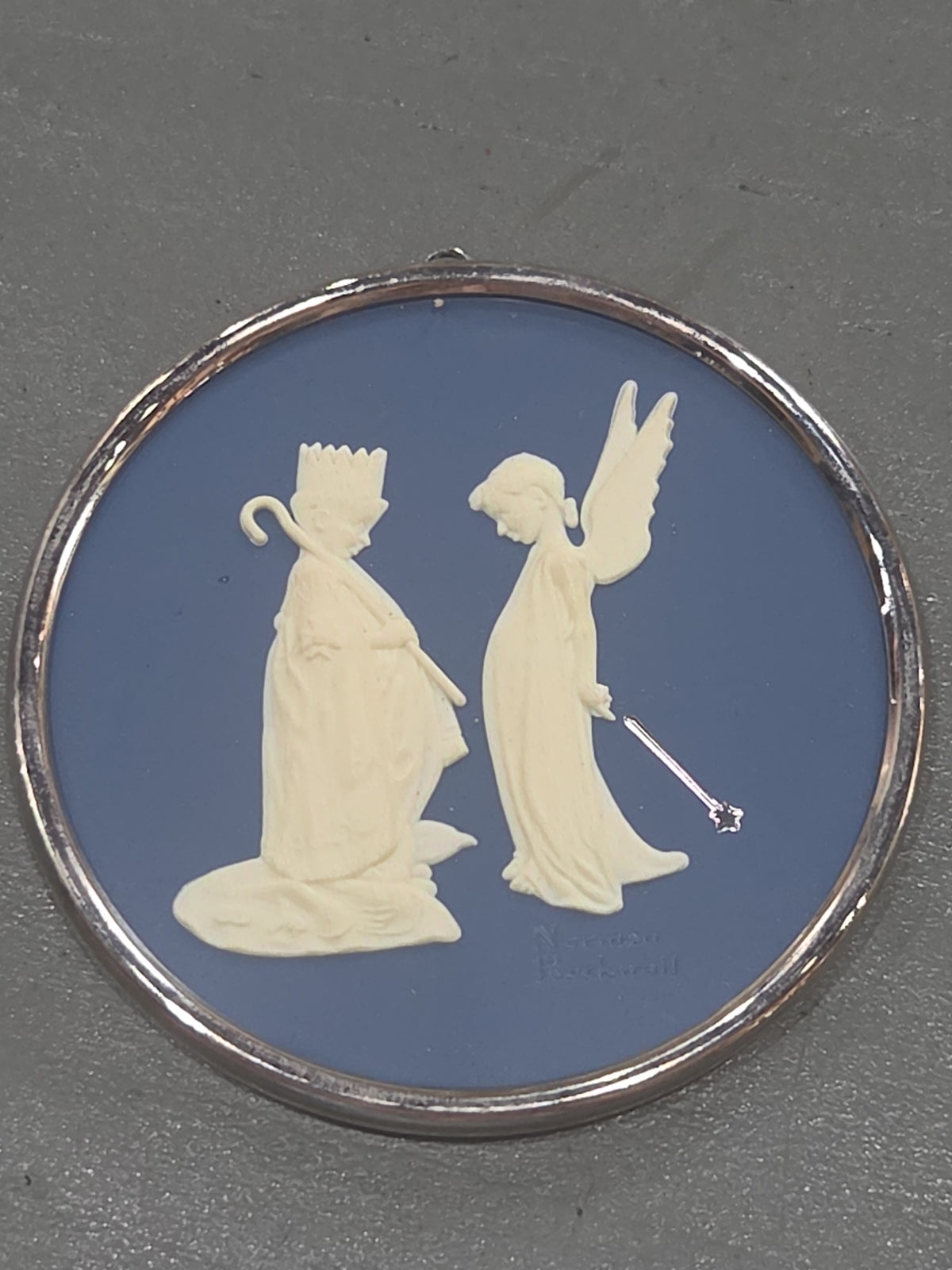 Vintage Hallmark Keepsake Norman Rockwell Cameo Ornament 4th in Series 1983