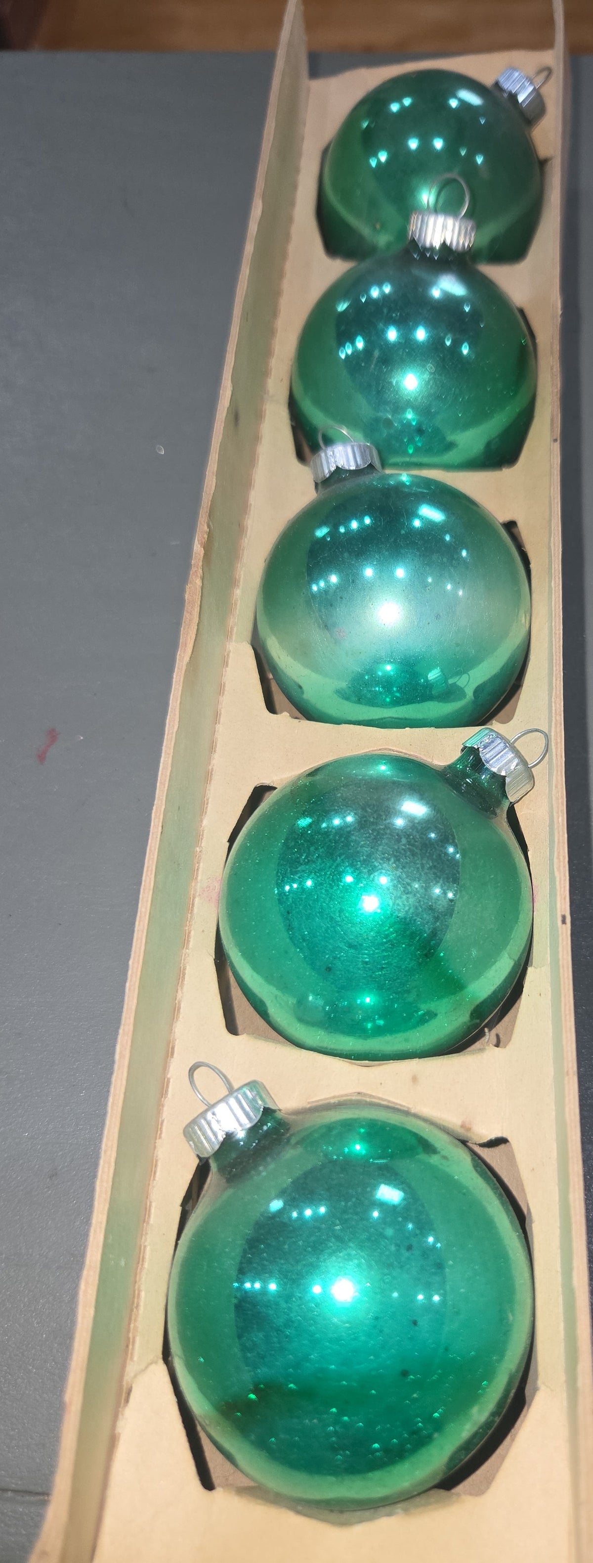 Vintage Shiny Brite Glass Christmas Ornaments Five 2" Green Shades in Fanci-Pak Box As Is bo51