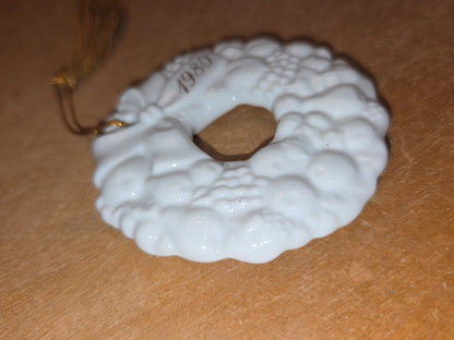 Vintage Avon Christmas Ceramic Wreath Ornament 1980