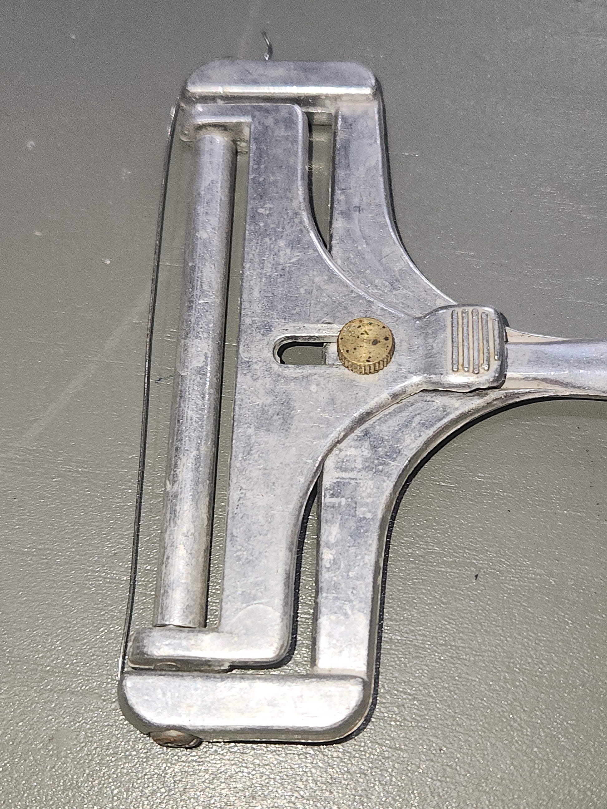 Vintage Metal Adjustable Wire Cutter Slicer w/ Roller Made in Taiwan ki66