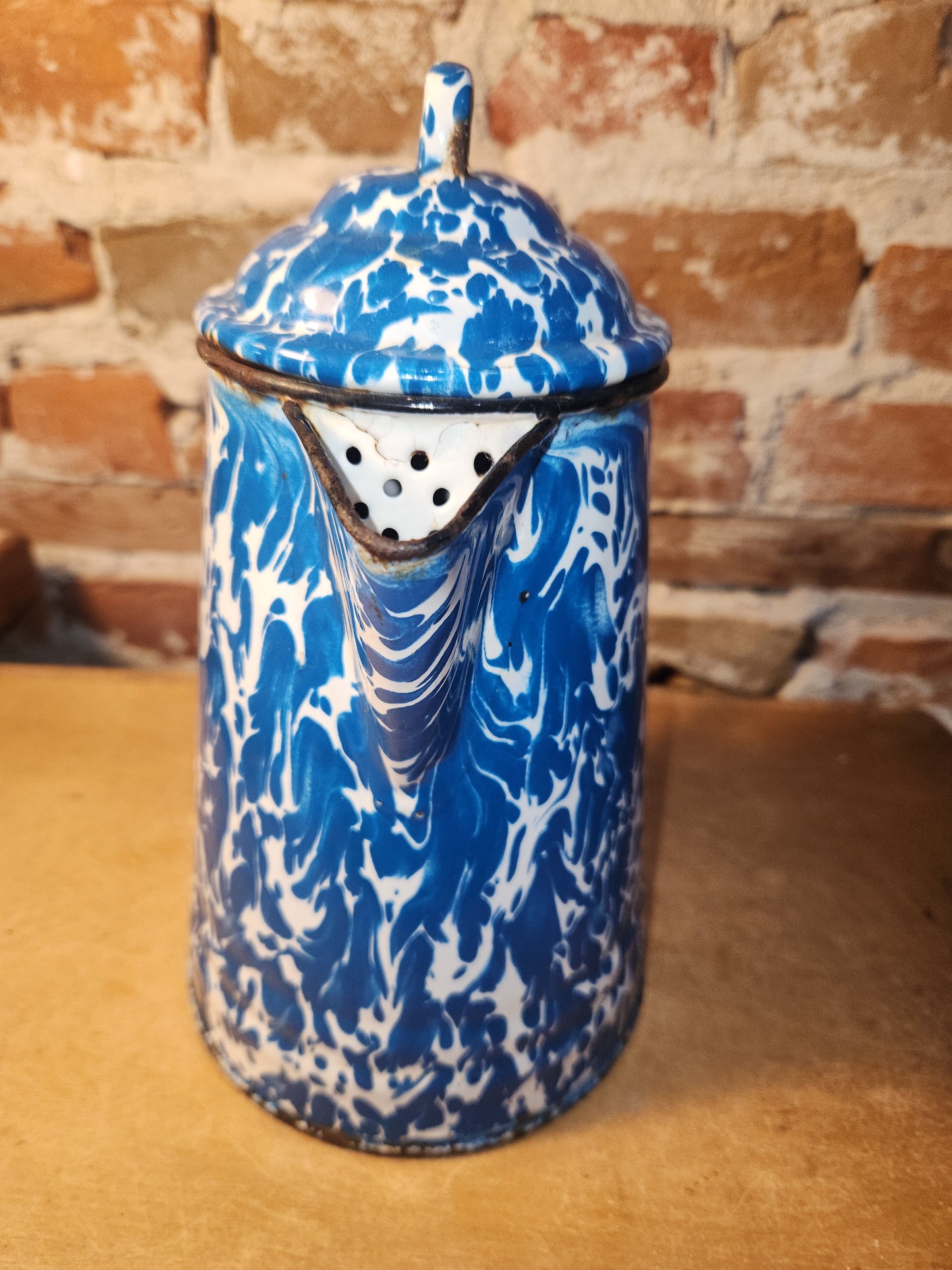 Vintage Enamelware Graniteware Coffee Pot with Lid Blue White Swirl Splotches ew70