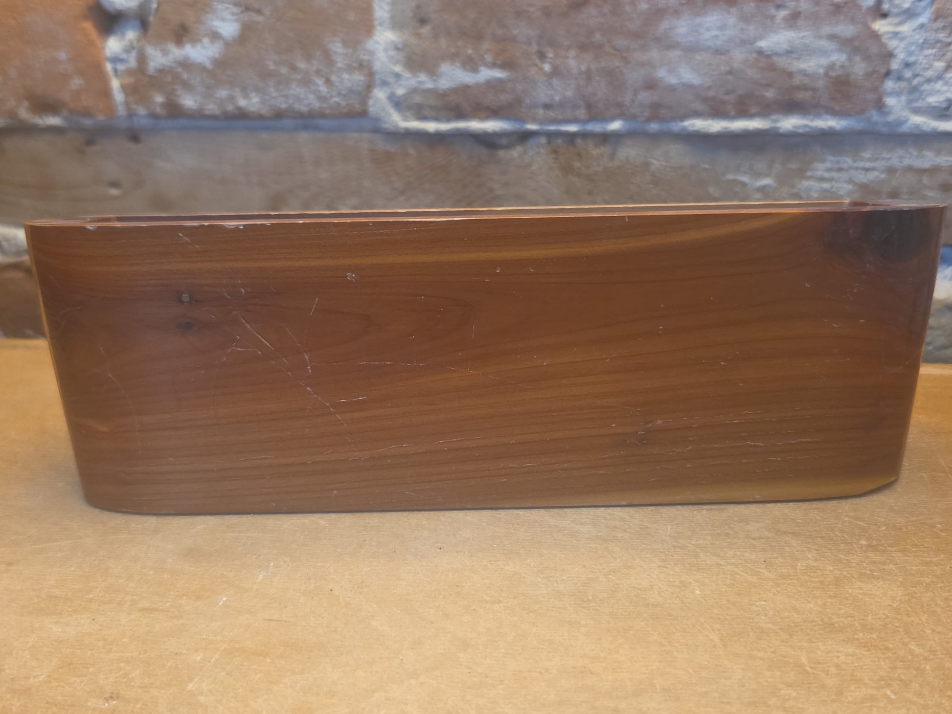 Vintage Cedar Wooden Lady Desk Memo and Pen Holder Deep South of Louisiana MCM dh7