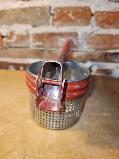 Vintage Handy Things Potato Ricer Michigan Red Handle kit912