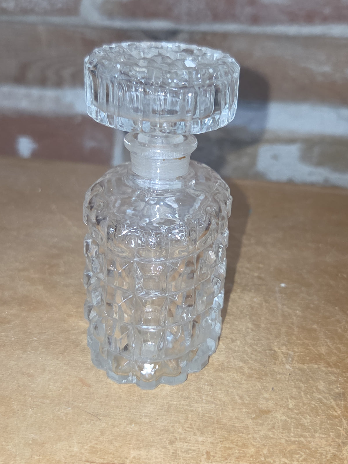 Vintage Perfume Bottle Pressed Glass Faceted Stopper with Ground or Polished Glass gl40