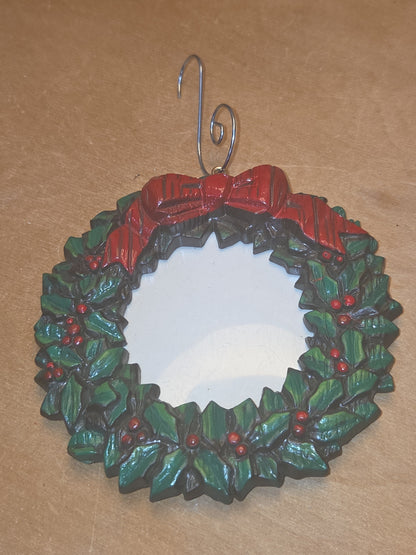Vintage Avon Ornament Captured Moments Picture Frame Christmas Wreath 1984 NO BOX