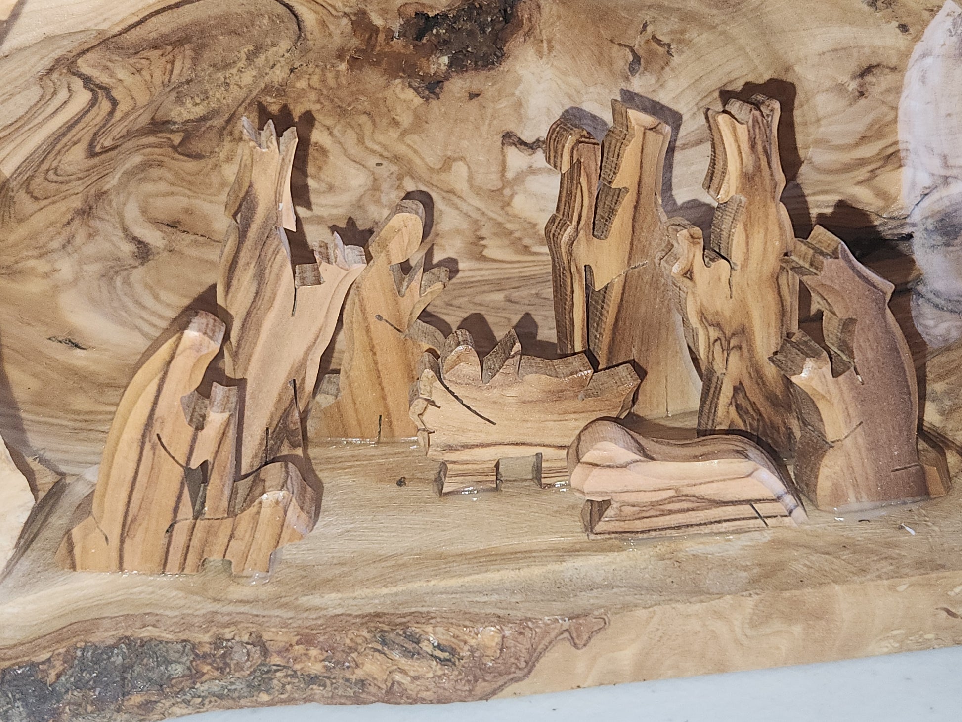 Nativity Medium Grotto Carved in Olive Wood Branch Made in Bethlehem 4" x 8" n2a